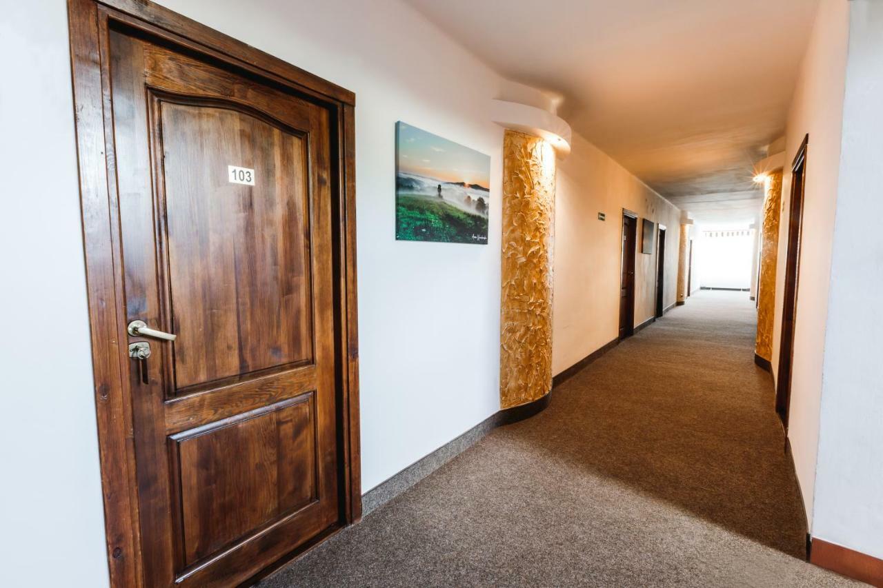 Osrodek Wypoczynkowy Tarnica Bed & Breakfast Солина Екстериор снимка